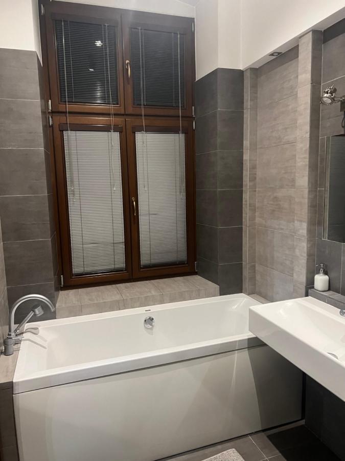 Nowoczesny 100M2 Apartament W Centrum Лодз Екстериор снимка